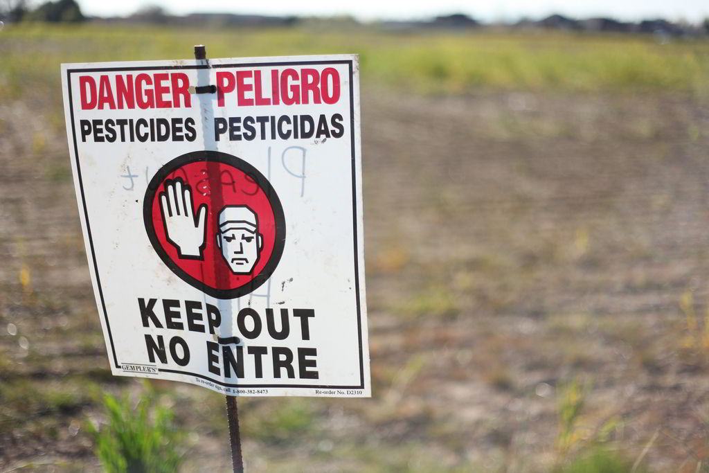 sinal de aviso de pesticidas