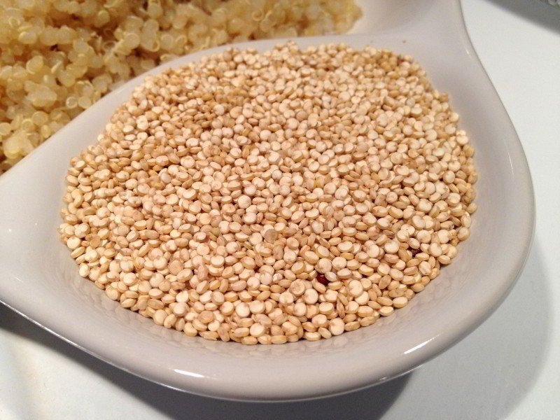quinoa em grão - comida saudável vegetariana